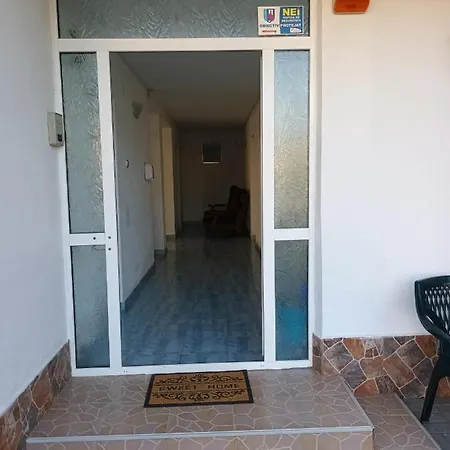 Gazde/Camere de închiriat Mia *